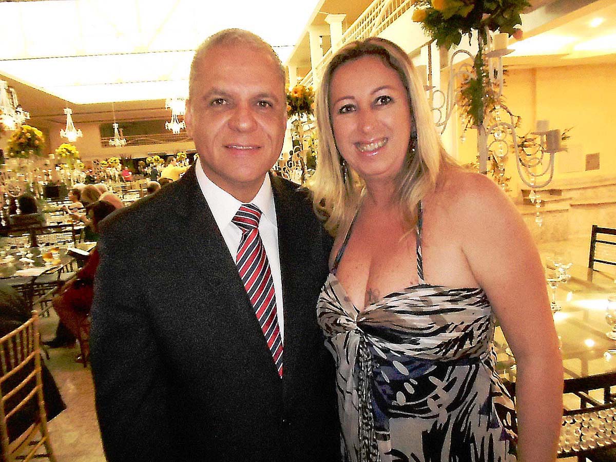 O cerimonialista Carlos Souto e a colunista Silmara Freitas
