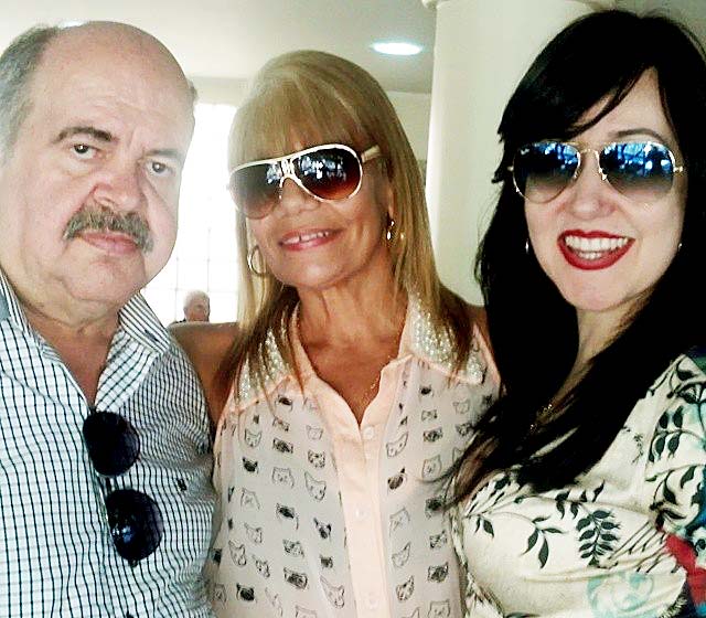 O colunista Zé Vicente de Souza, Lya Morhy e Cláudia Starling, no Hotel Realminas, em Governador Valadares (Arquivo pessoal)