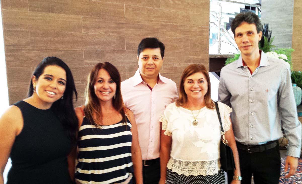 No Shopping do Vale do Aço, o encontro dos empresários Polyana Silveira, Maria Zilda Torres, Luís Henrique Alves Fátima Sales e Cláudio Zambaldi