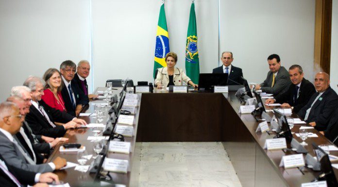 Dilma pede que igrejas mobilizem fiéis na luta contra o Aedes aegypti