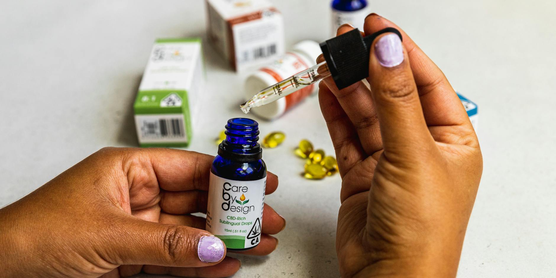Canabidiol na Medicina: Explorando os Benefícios em Diversas Doenças taking cbd drops