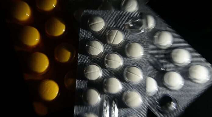 Teto para reajuste de medicamentos em 2024 fica em 4,5%