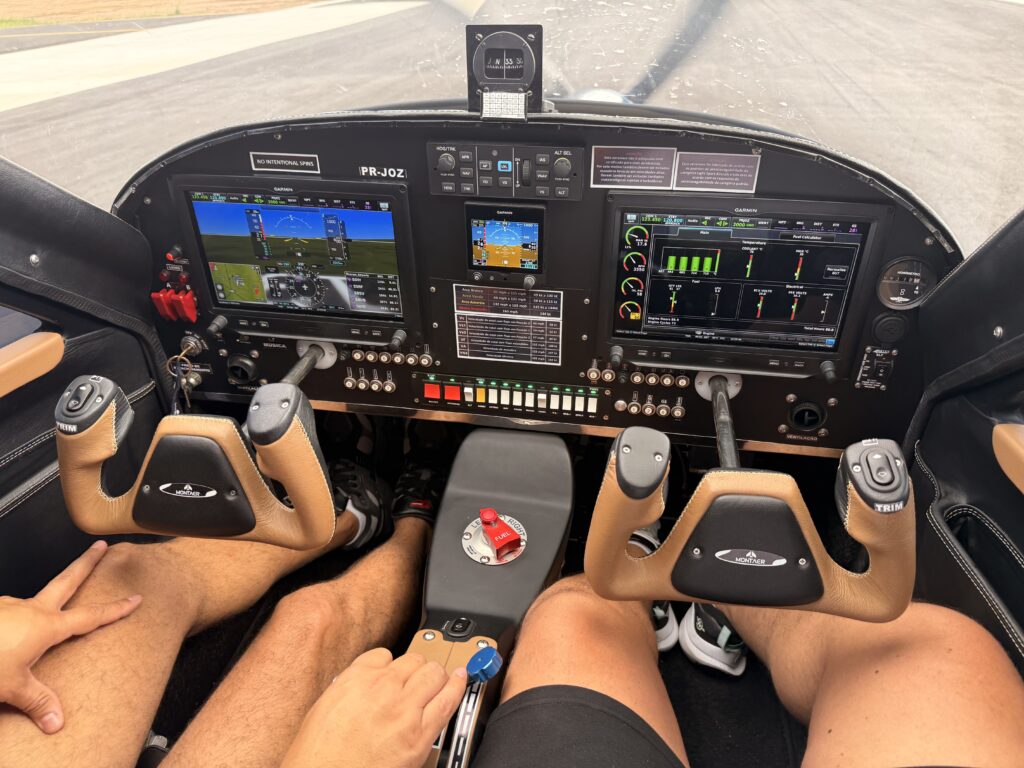 Modern and Intuitive Panel of the Montaer MC-04